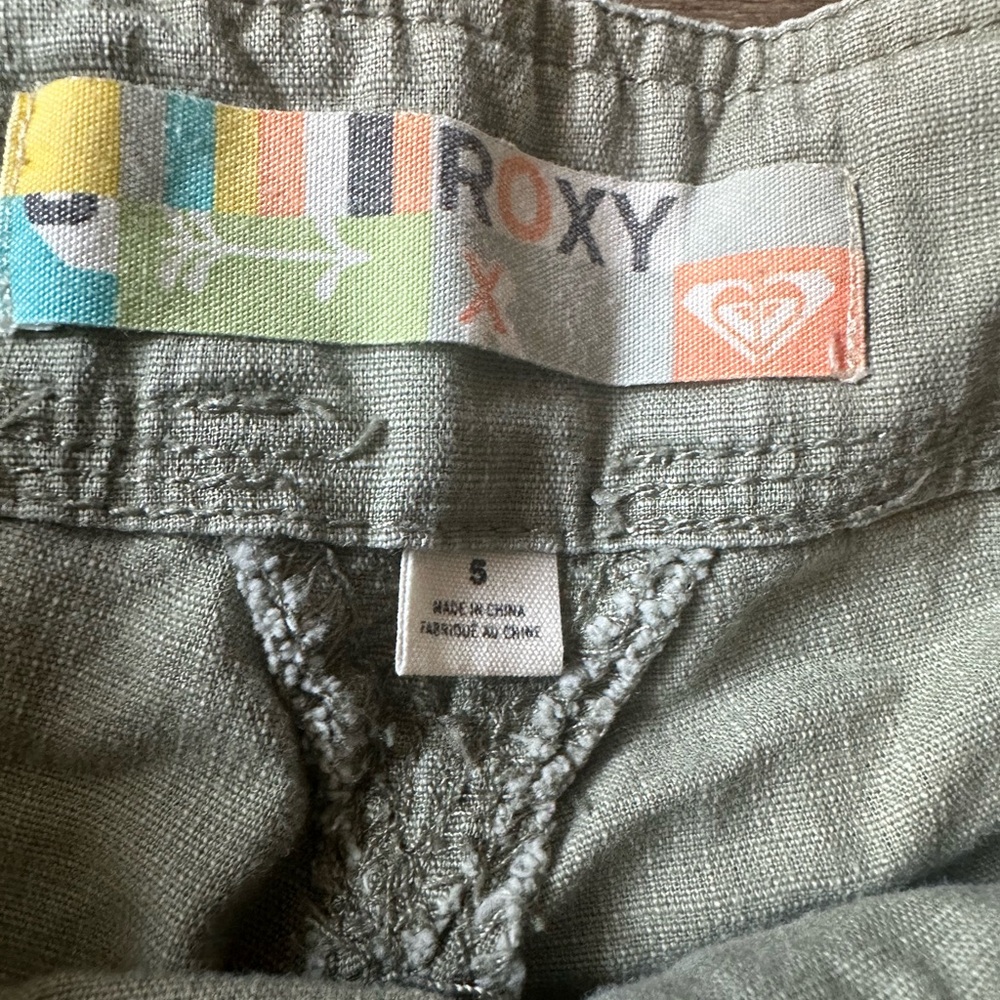 Olive Roxy shorts - Picture 2 of 3
